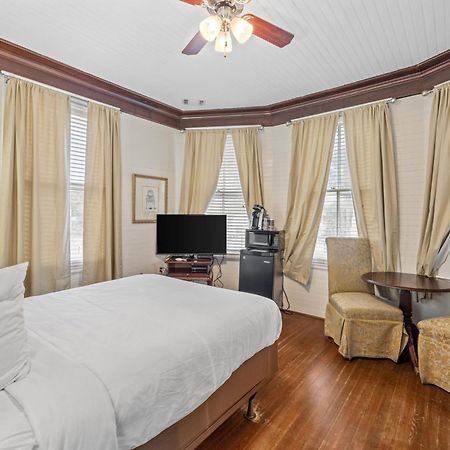 Coombs Inn & Suites Apalachicola Bagian luar foto