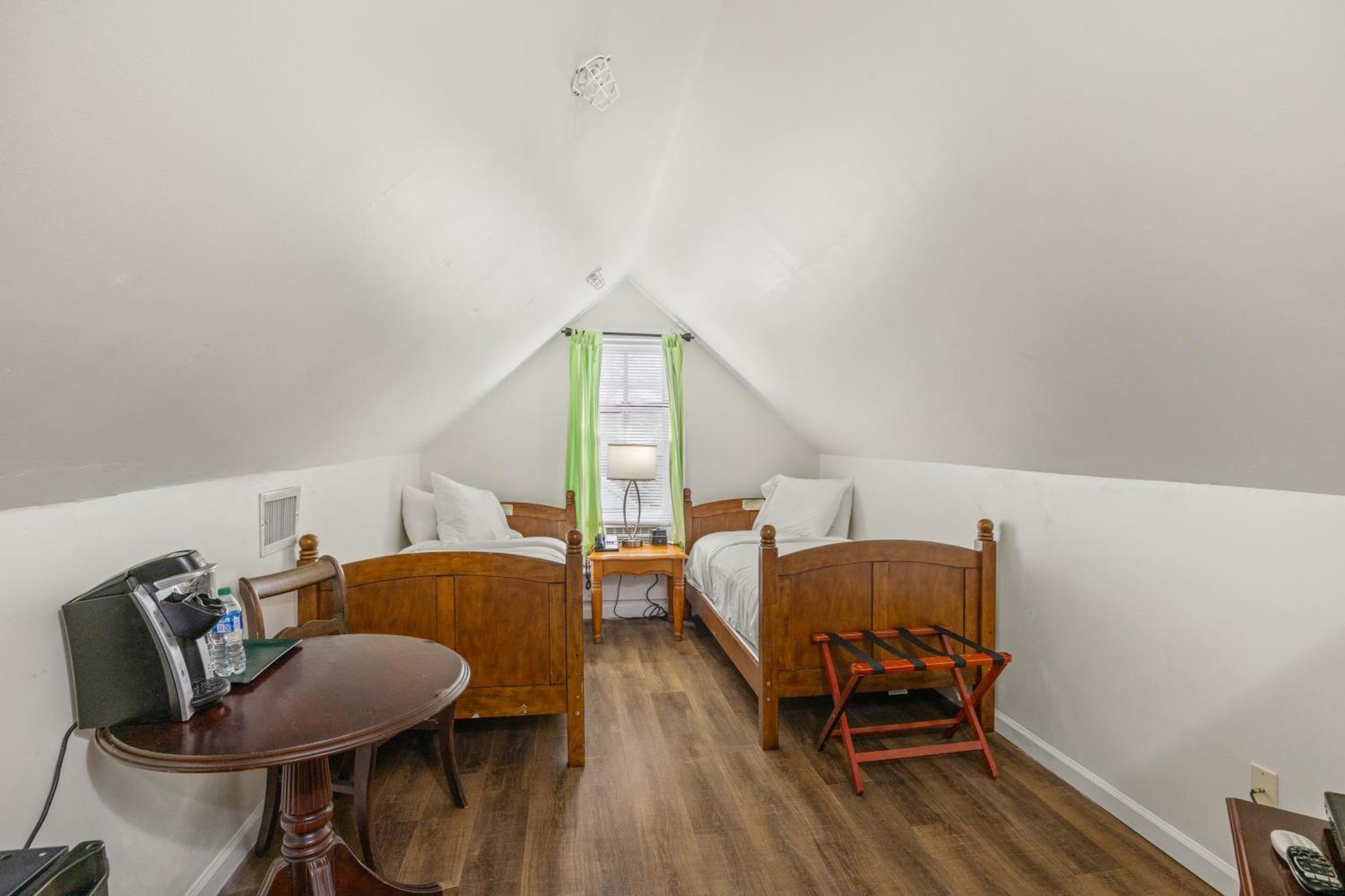 Coombs Inn & Suites Apalachicola Bagian luar foto