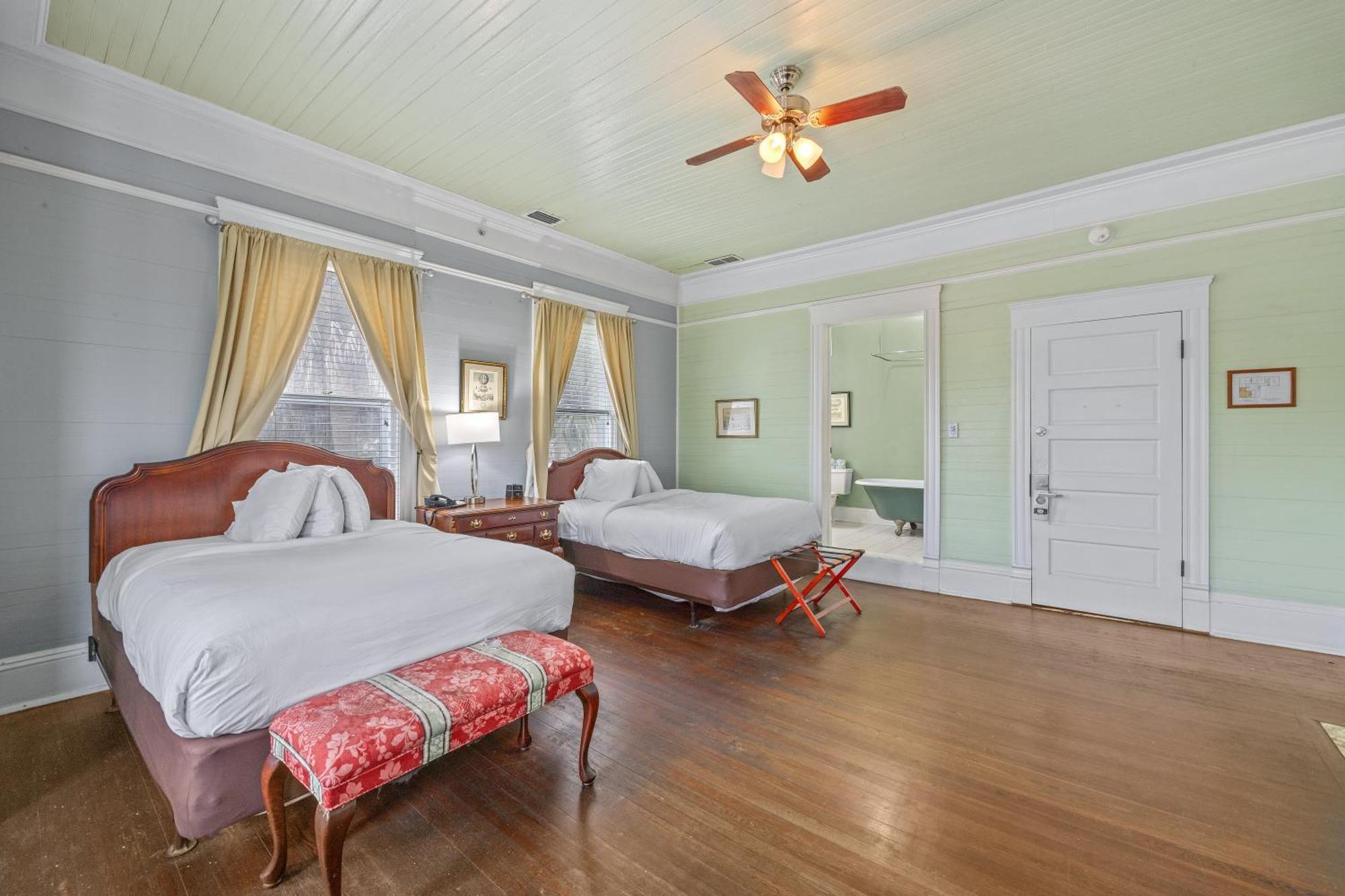 Coombs Inn & Suites Apalachicola Bagian luar foto