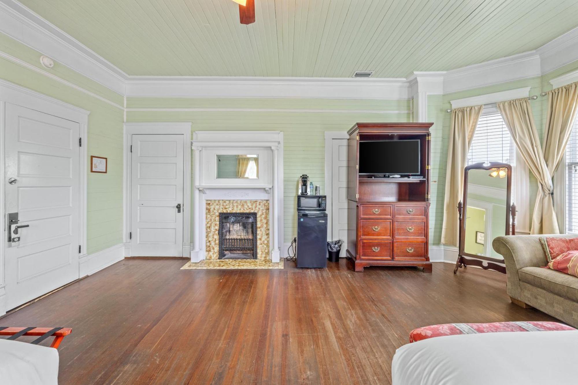 Coombs Inn & Suites Apalachicola Bagian luar foto