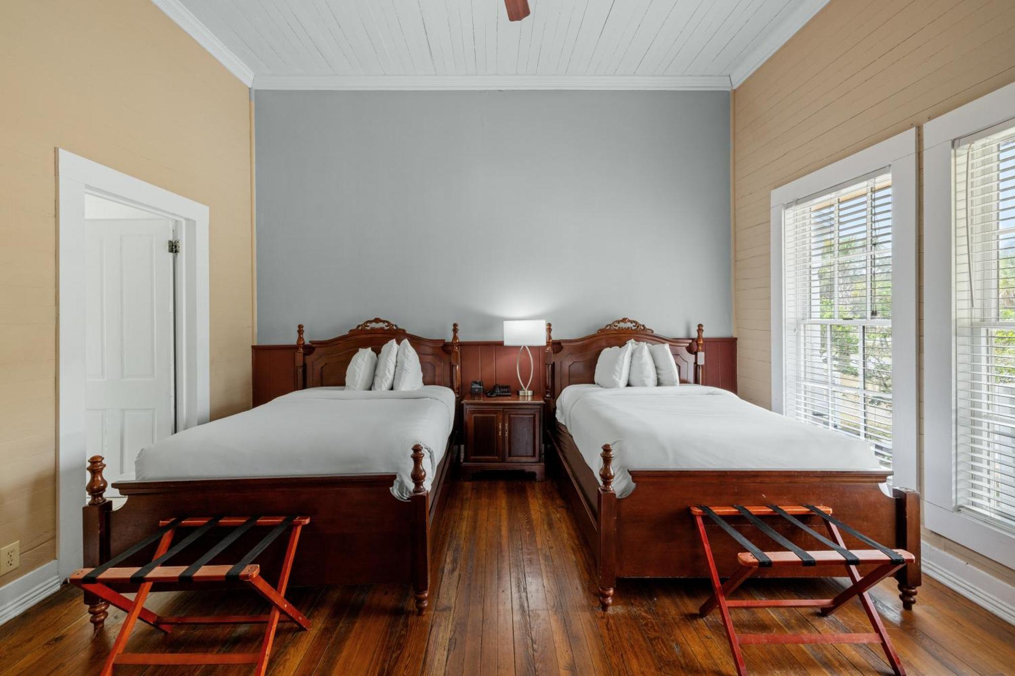 Coombs Inn & Suites Apalachicola Bagian luar foto