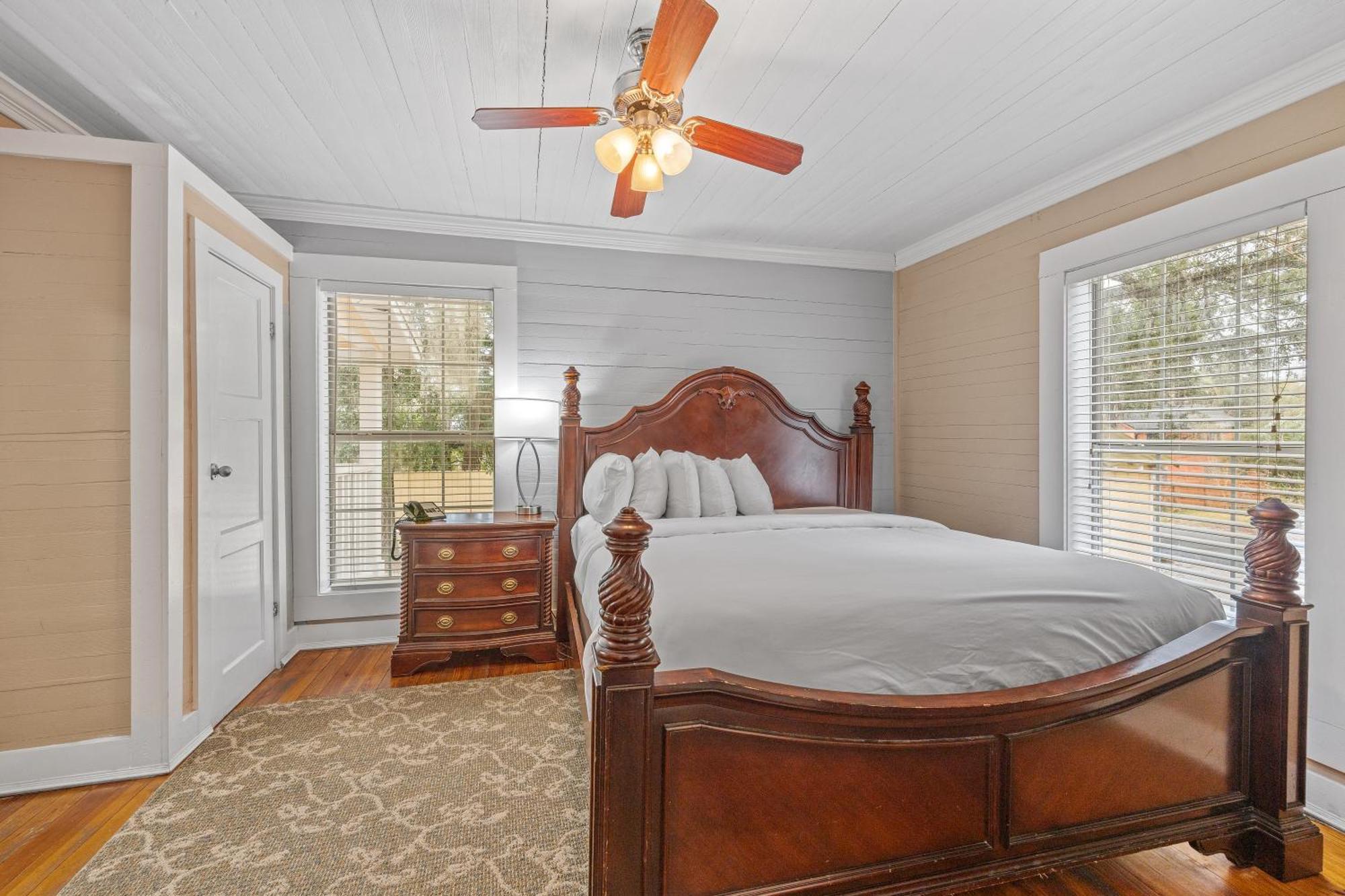 Coombs Inn & Suites Apalachicola Bagian luar foto